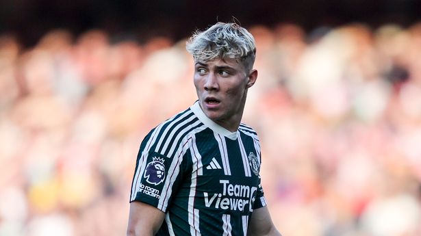 Thầy cũ ch&ecirc; 