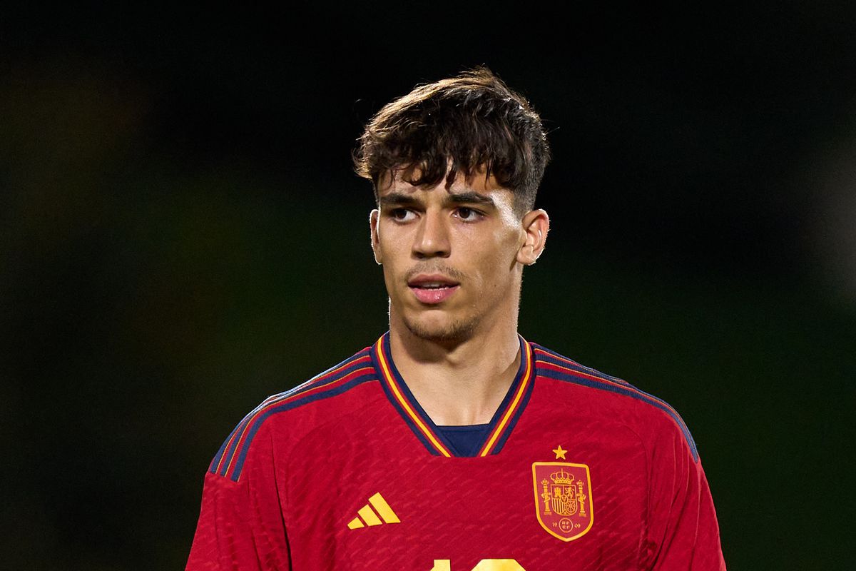 Real để mắt tới t&agrave;i năng trẻ từng bị 