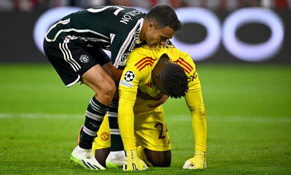 Sao Man United đứng ra nhận lỗi sau sai lầm trước Bayern Munich - Ảnh 1