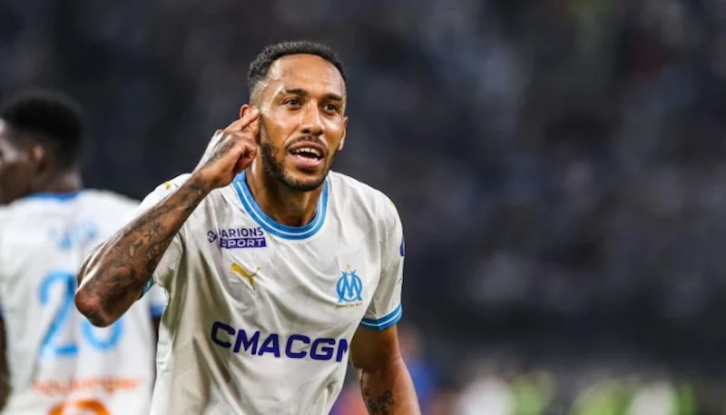 Thiếu trung phong cắm, Real 