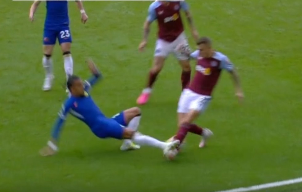 Chelsea mất sạch d&agrave;n hậu vệ, Pochettino ngao ng&aacute;n 