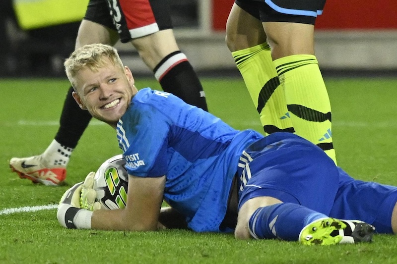 HLV Arteta bất ngờ ca ngợi người h&ugrave;ng bị 