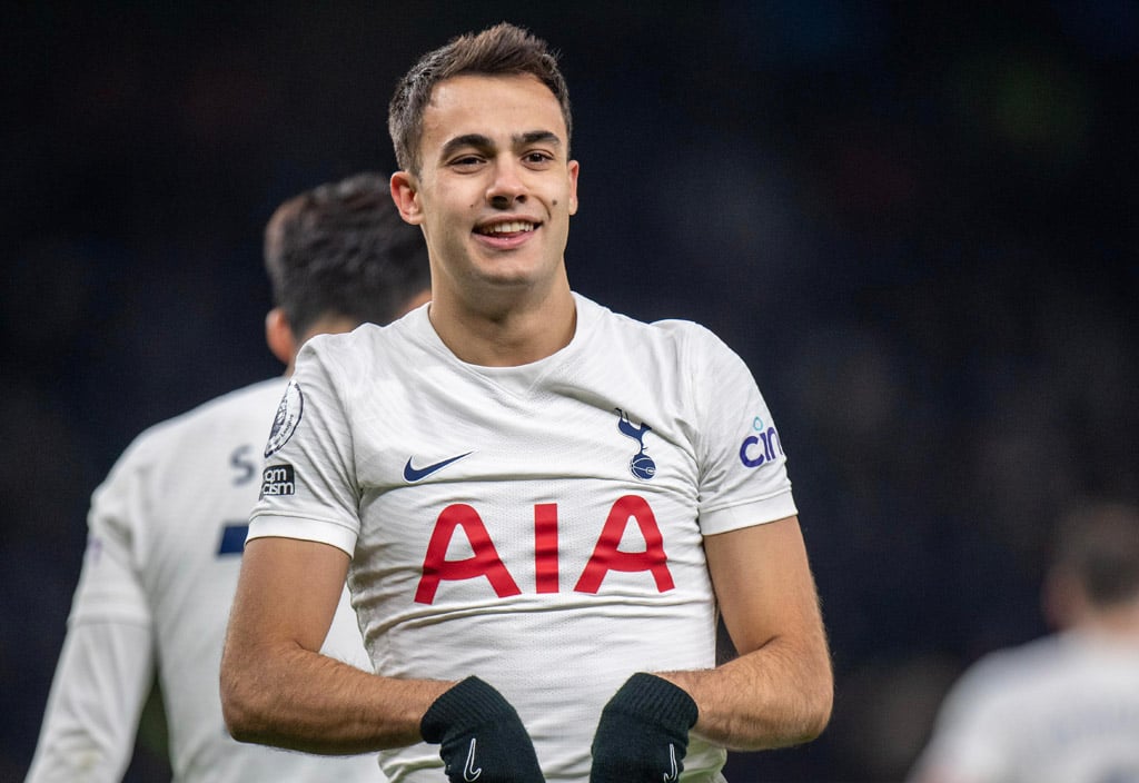 Huyền thoại M.U bất ngờ chế nhạo 