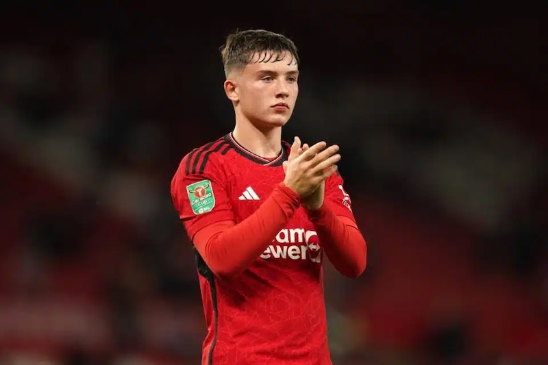 Tuyến giữa Man United đ&oacute;n 3 c&uacute; h&iacute;ch lớn trước v&ograve;ng 7 Premier League - Ảnh 4