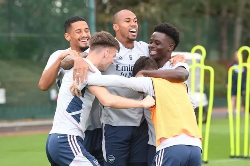 Arsenal đ&oacute;n 3 