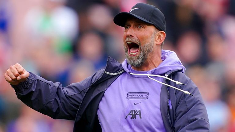 Thiệt đủ đường trước Tottenham, Liverpool vẫn bị FA 