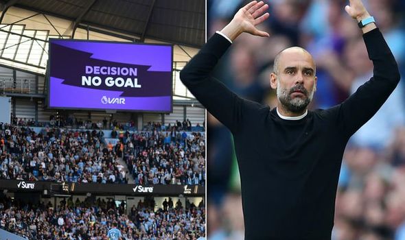 B&ecirc;nh vực Liverpool, Pep Guardiola c&ocirc;ng khai 