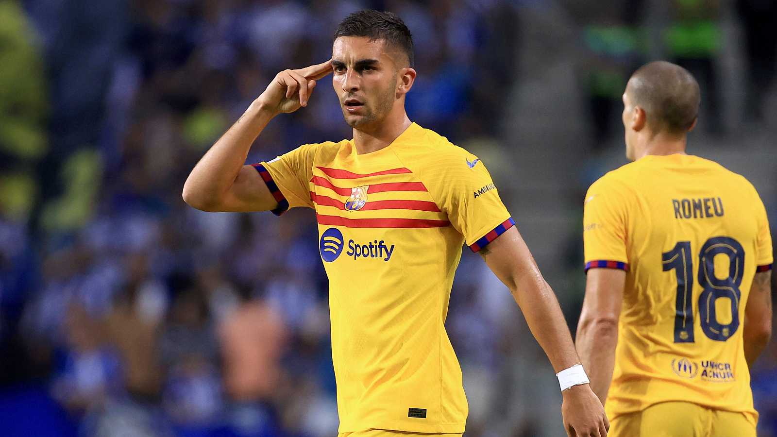 Ng&atilde; vật xuống v&igrave; đau, sao Barca khiến CĐV đứng ngồi kh&ocirc;ng y&ecirc;n - Ảnh 2