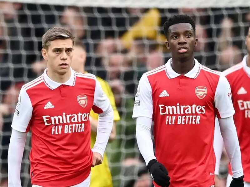 Thierry Henry m&aacute;ch Arteta 3 cầu thủ c&oacute; thể thay Bukayo Saka - Ảnh 1