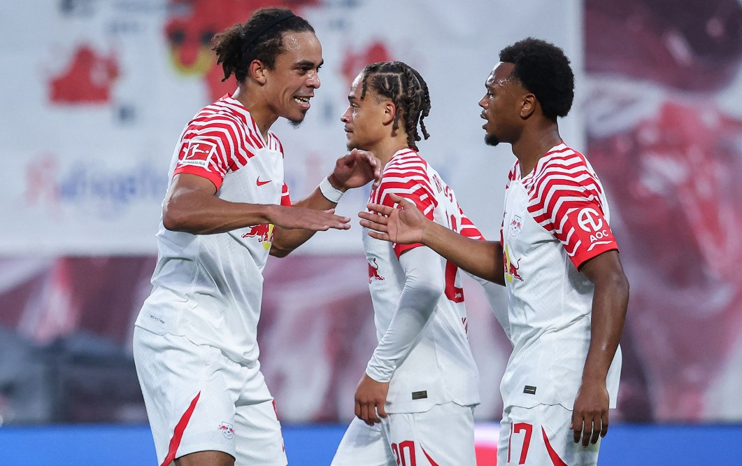 Ch&ecirc; Nketiah, Arsenal tranh 