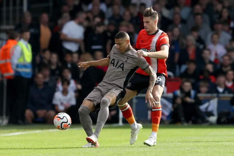 Bất ngờ! Tottenham cũng bị thẻ đỏ như đội b&igrave;nh thường - Ảnh 1