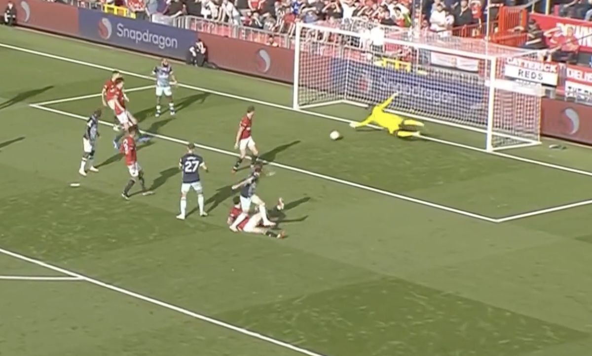 Fan M.U cay đắng: 