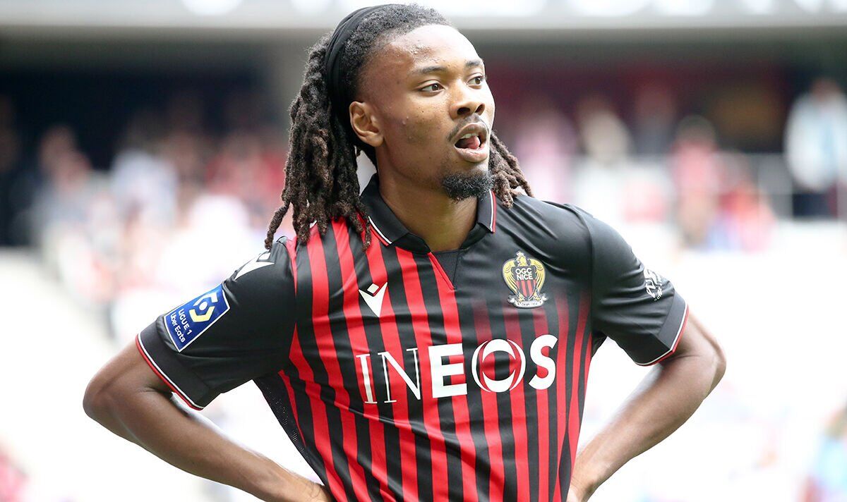 Liverpool chốt 50 củ đ&oacute;n 