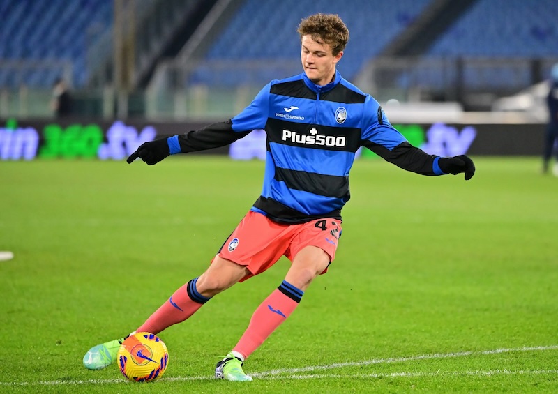 Hot! Gia cố h&agrave;ng thủ, Man United nhắm tới 