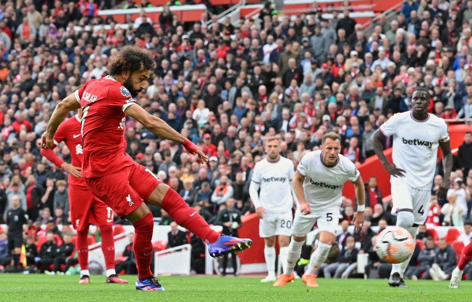 Salah chạm cột mốc 