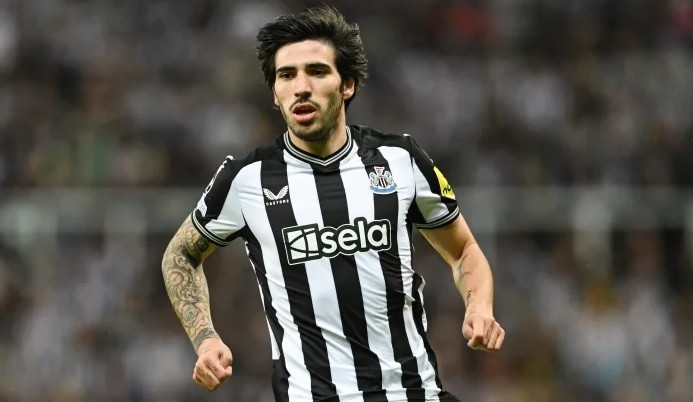 Nối g&oacute;t Ivan Toney, 