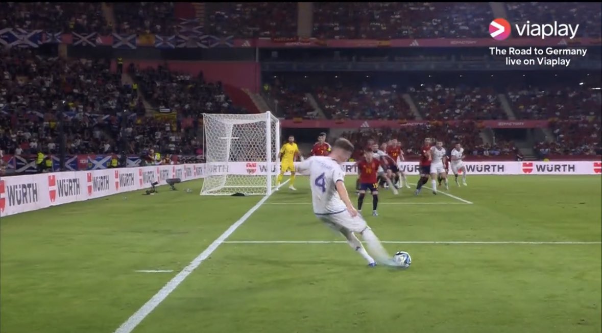 Video! Si&ecirc;u phẩm bị khước từ đ&aacute;ng tiếc của McTominay - Ảnh 1