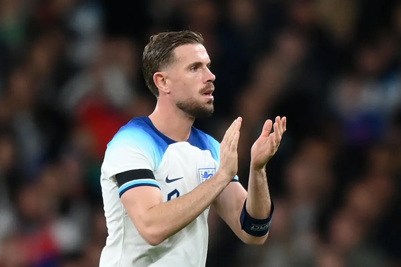 Southgate bất ngờ v&igrave; c&ocirc;ng thần Liverpool li&ecirc;n tục bị CĐV la &oacute; - Ảnh 2