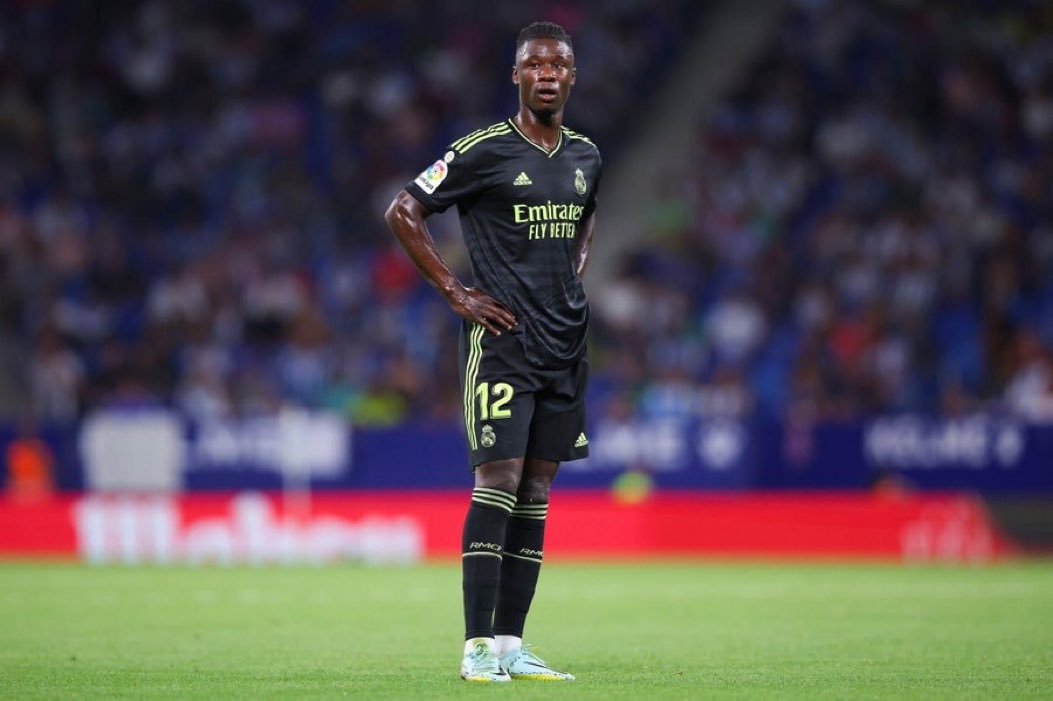 Sao Real ph&agrave;n n&agrave;n với Ancelotti: 