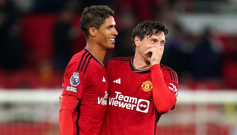 X&aacute;c nhận! M.U đổi Sancho lấy 