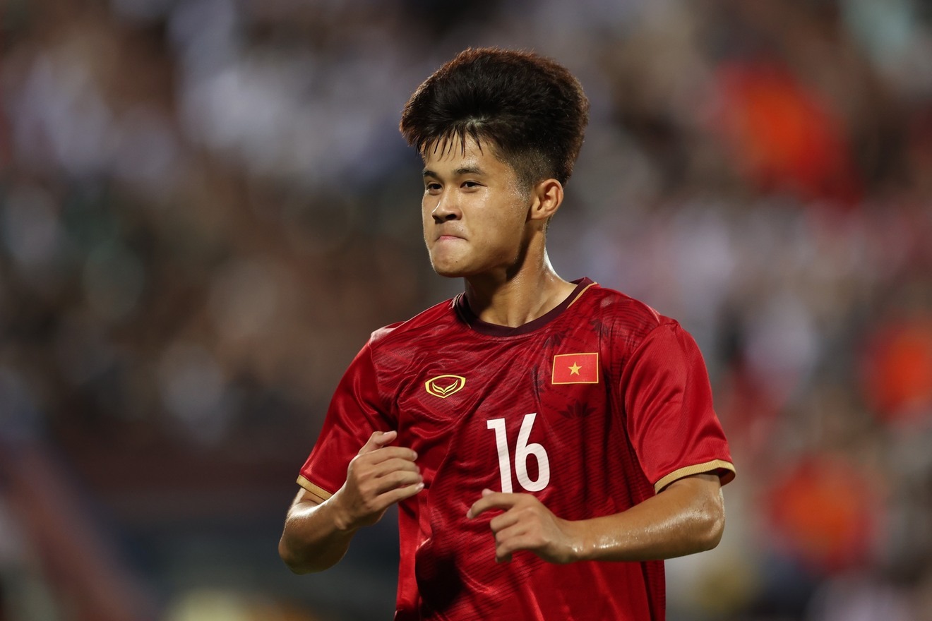 L&ecirc; Đ&igrave;nh Long Vũ c&oacute; tương lai x&aacute;n lạn nhưng cần tập trung v&agrave;o sự nghiệp 