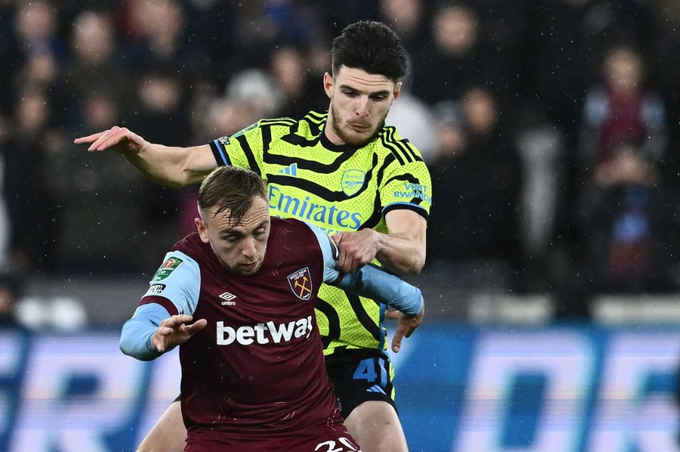 Arsenal thua thảm West Ham, mất danh hiệu đầu ti&ecirc;n của m&ugrave;a giải - Ảnh 1