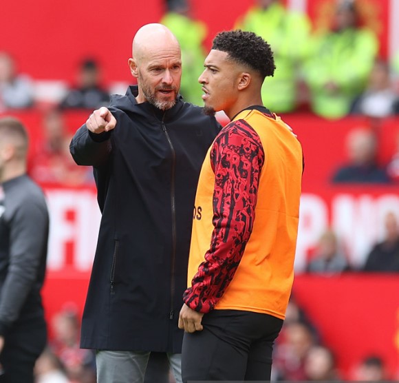 Nhiều cầu thủ MU bắt đầu kh&ocirc;ng h&agrave;i l&ograve;ng với c&aacute;ch đối xử của Ten Hag với Jadon Sancho. - Ảnh 1