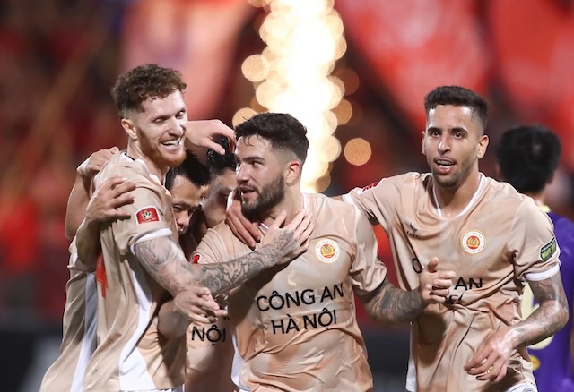 Thua 5 trận li&ecirc;n tiếp, CLB H&agrave; Nội bị đẩy xuống đ&aacute;y bảng - Ảnh 2