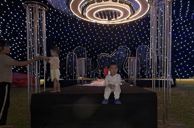 Nh&agrave; Văn Hậu đ&atilde; dựng xong đ&aacute;m cưới ở s&acirc;n l&agrave;ng - Ảnh 1