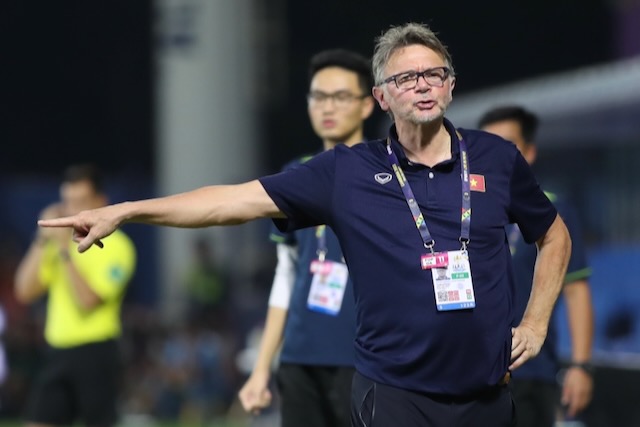 HLV Troussier: 'Nếu kh&ocirc;ng sẵn s&agrave;ng đối đầu thử th&aacute;ch th&igrave; t&ocirc;i đ&atilde; chia tay ĐTVN' - Ảnh 1