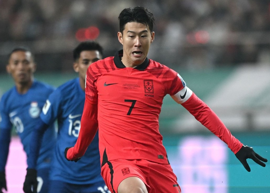 H&agrave;n Quốc 5-0 Singapore: Son Heung-min lập si&ecirc;u phẩm - Ảnh 1