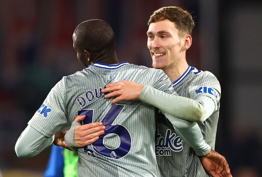 CLB Premier League chưa từng xuống hạng l&acirc;m nguy - Ảnh 1