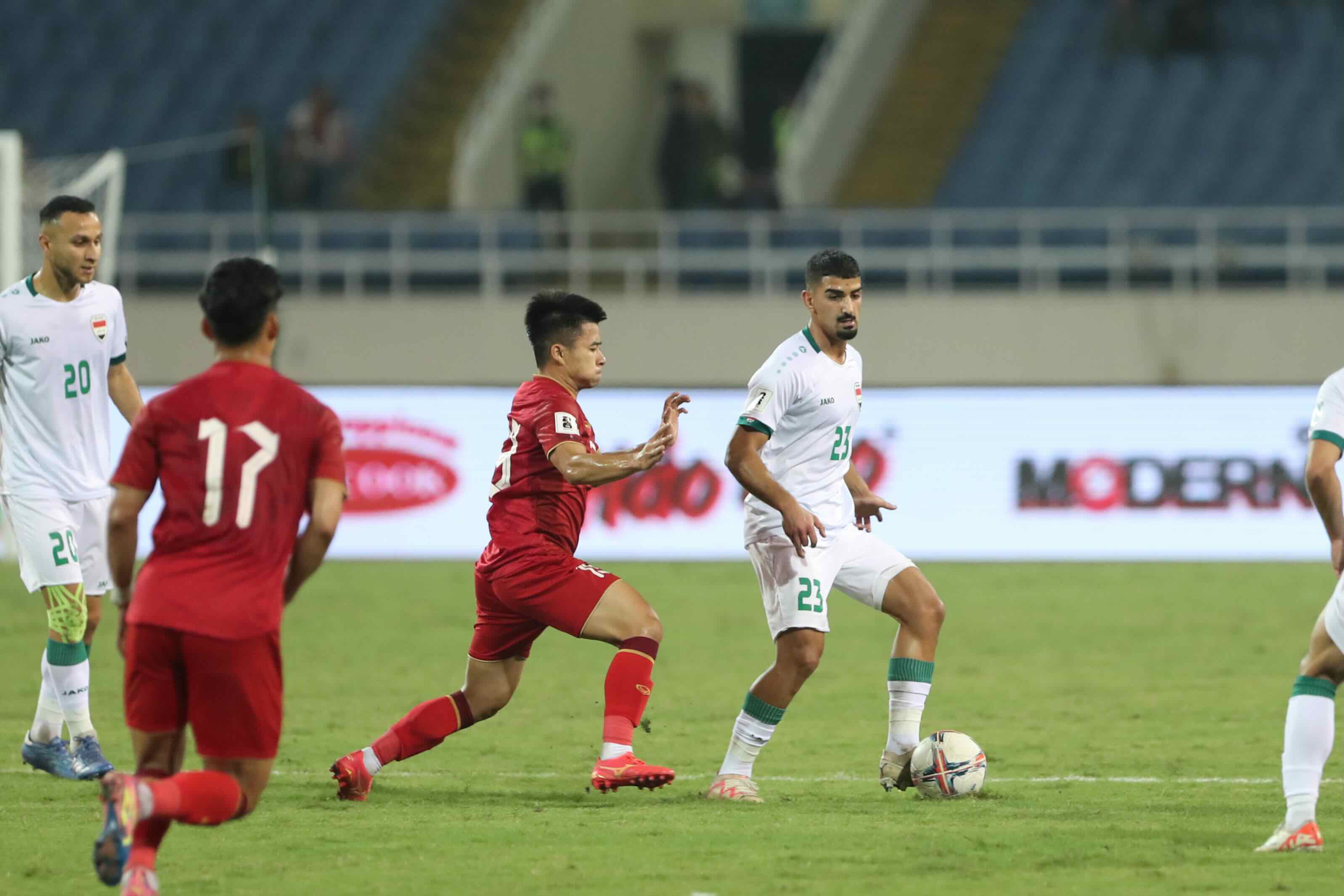 Tuyển Việt Nam thua Iraq đ&aacute;ng tiếc ở ph&uacute;t b&ugrave; giờ - Ảnh 1