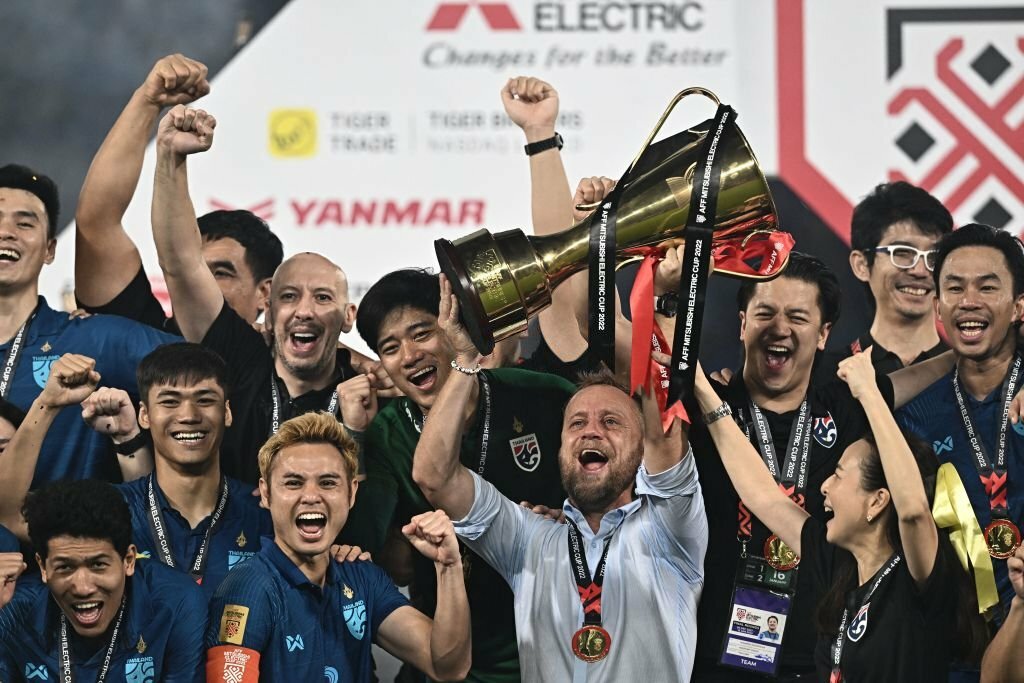 HLV Mano Polking gửi t&acirc;m thư cho đội tuyển Th&aacute;i Lan sau khi chia tay - Ảnh 1