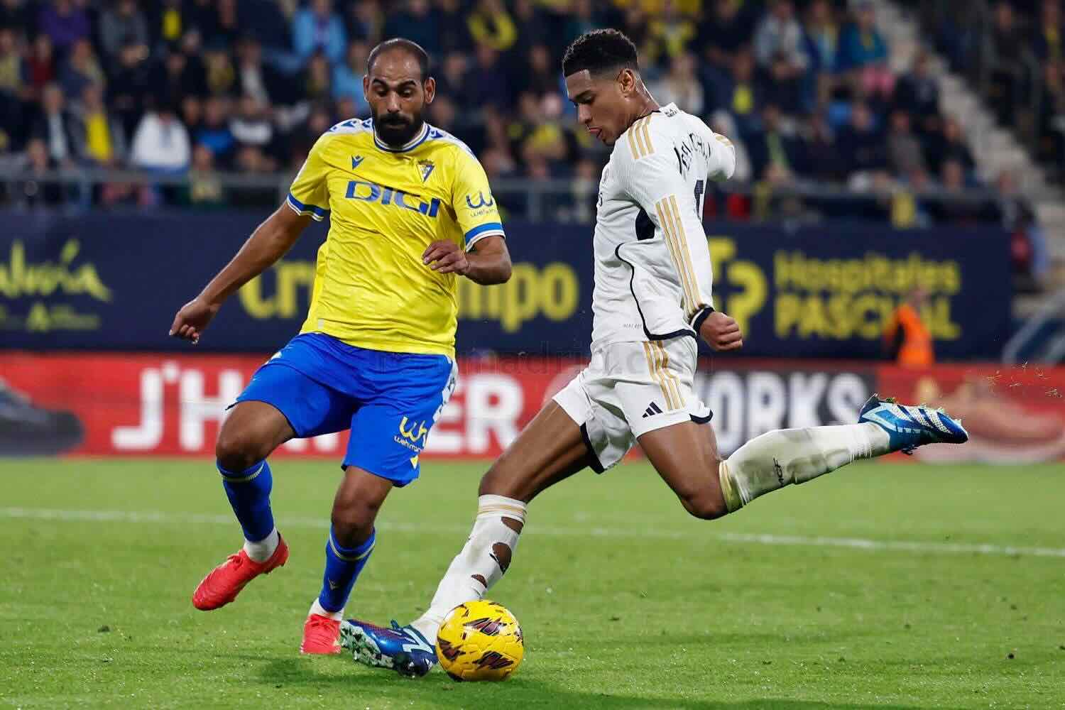 Jude Bellingham so&aacute;n ng&ocirc;i của Ronaldo tại Real Madrid - Ảnh 1