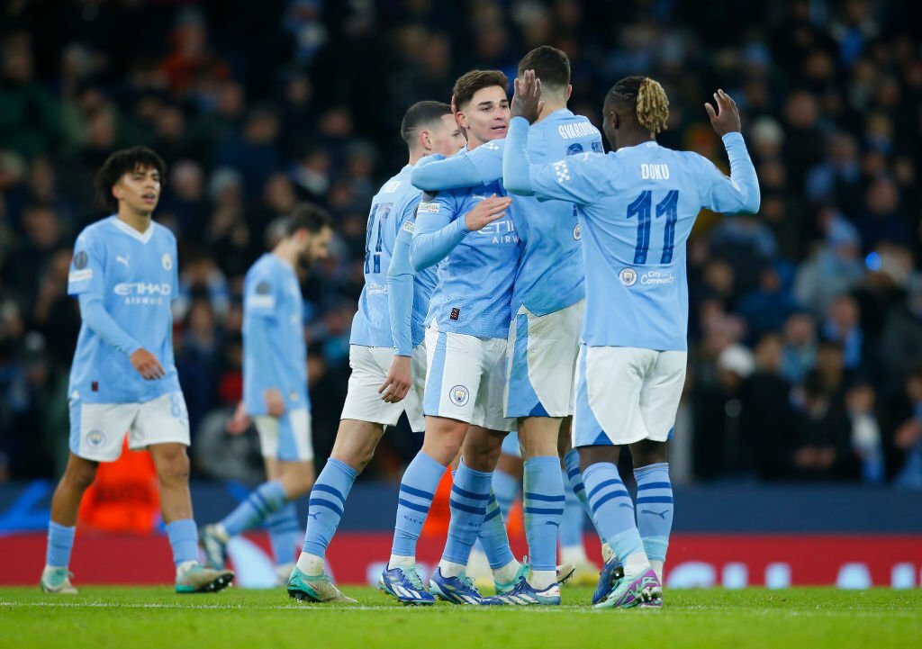 Foden tỏa s&aacute;ng gi&uacute;p Man City ngược d&ograve;ng ngoạn mục - Ảnh 1