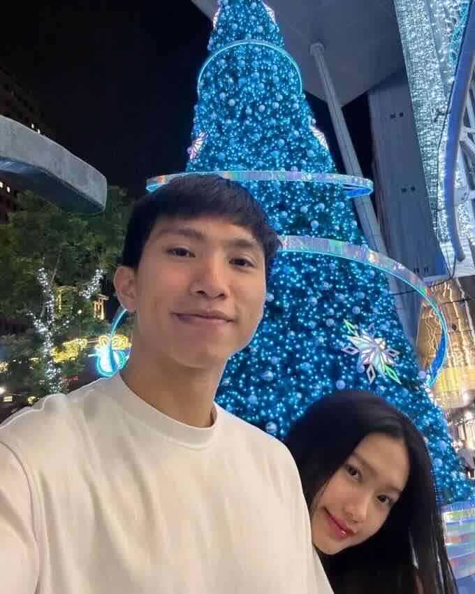 Văn Hậu v&agrave; Hải My sang Singapore sau đ&aacute;m cưới - Ảnh 1