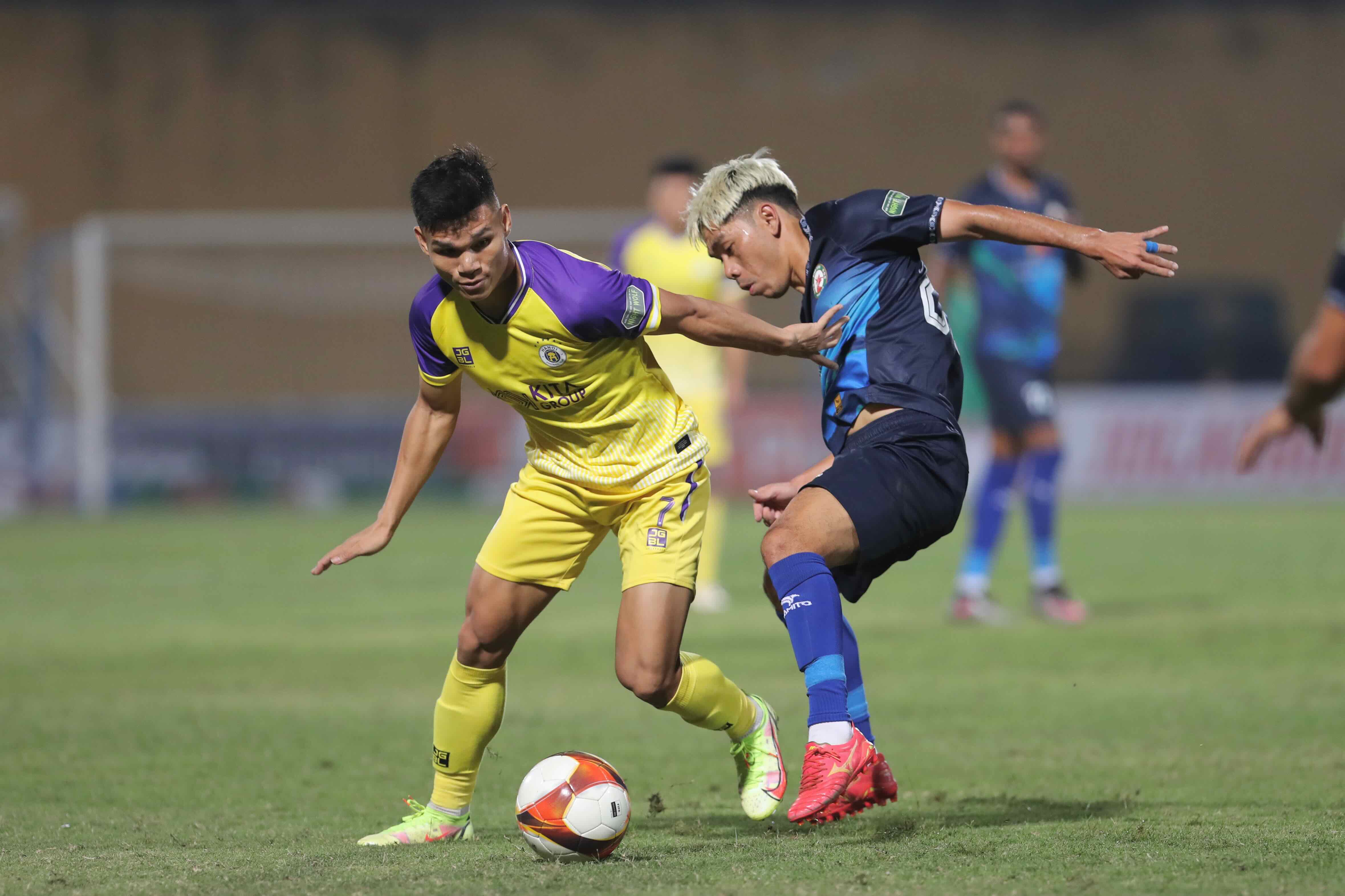 HLV H&agrave; Nội bảo vệ Xu&acirc;n Mạnh sau sai lầm - Ảnh 1