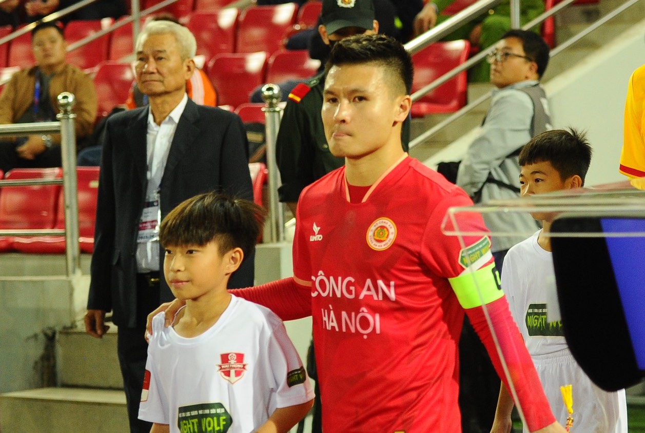 HLV H&agrave;n Quốc: 'T&ocirc;i rất cảm ơn Quang Hải' - Ảnh 1