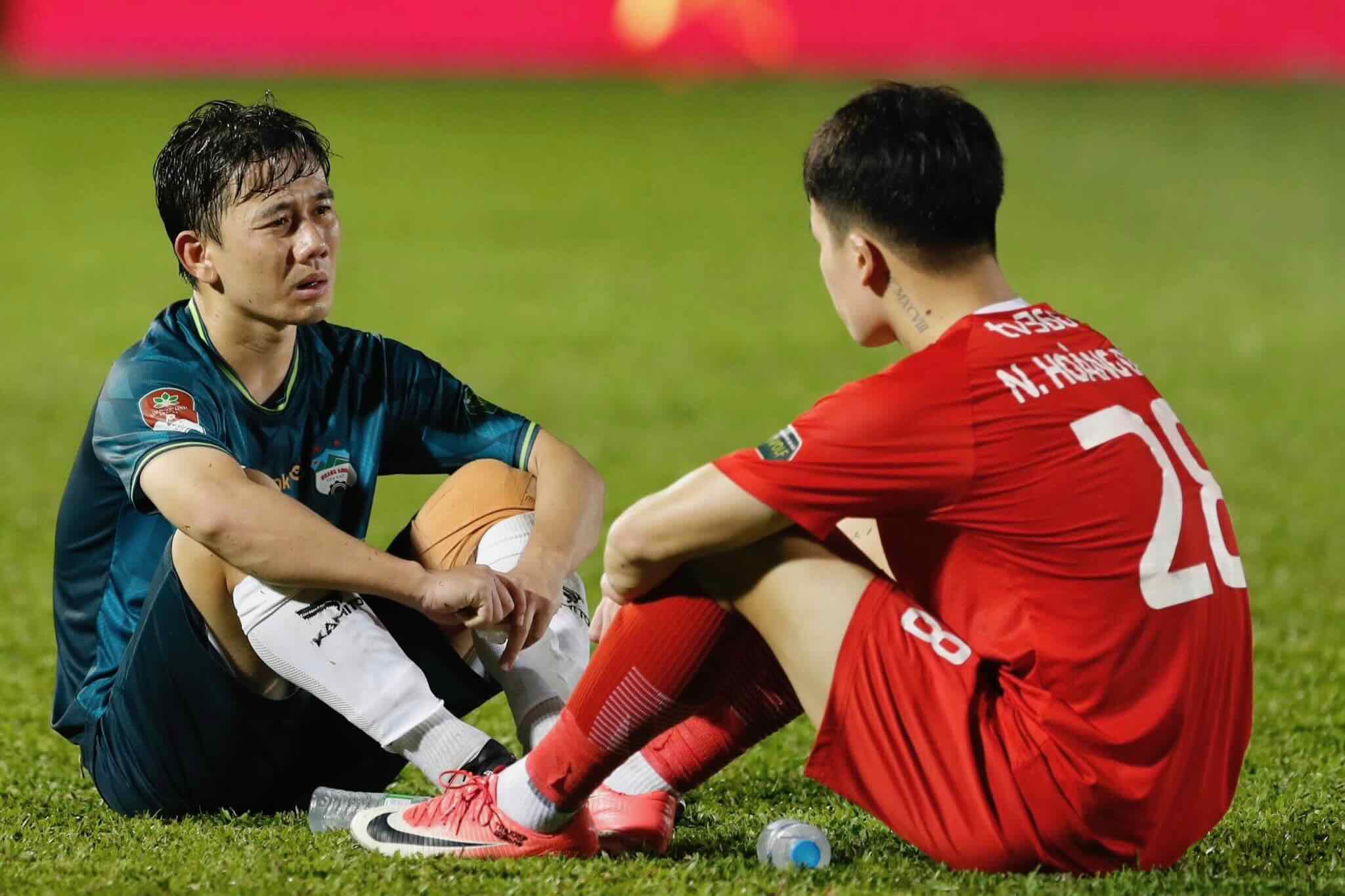 HAGL ch&igrave;m s&acirc;u dưới đ&aacute;y bảng  - Ảnh 1