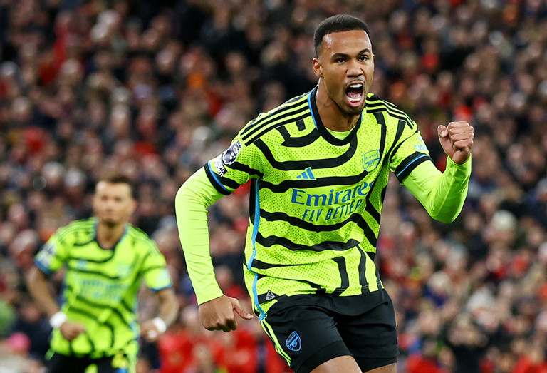 Arsenal và Liverpool ghìm chân nhau, Man City hưởng lợi - Ảnh 1