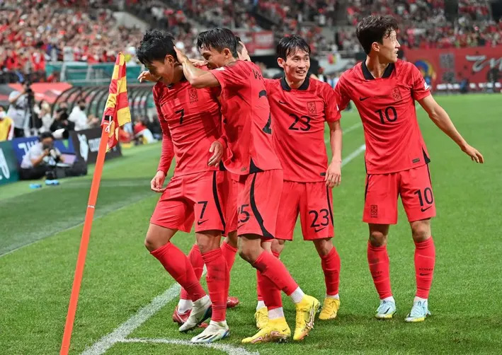 ĐT H&agrave;n Quốc triệu tập đội h&igrave;nh khủng, đưa Son Heung Min, Lee Kang In, Kim Min Jae đến Asian Cup 2023 - Ảnh 1