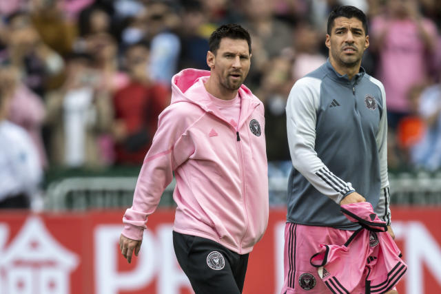 Messi ph&acirc;n trần sau khi bị kh&aacute;n giả Hong Kong tẩy chay - Ảnh 1