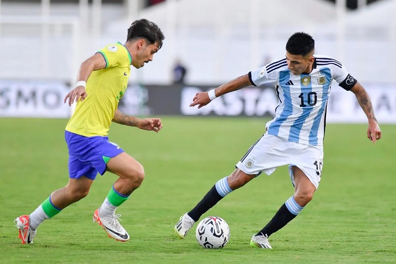 Thua 'k&igrave;nh địch' Argentina, Brazil trở th&agrave;nh cựu vương ngay từ v&ograve;ng loại Olympic - Ảnh 1