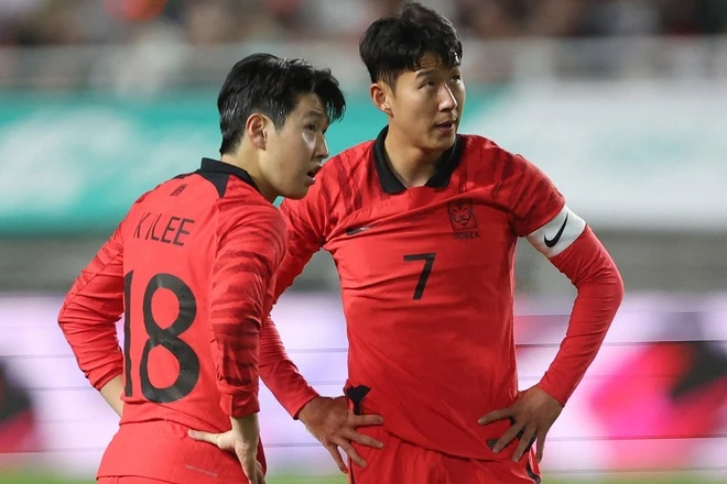 Lee Kang In xin lỗi v&igrave; x&ocirc; x&aacute;t với Son Heung Min ở Asian Cup - Ảnh 1