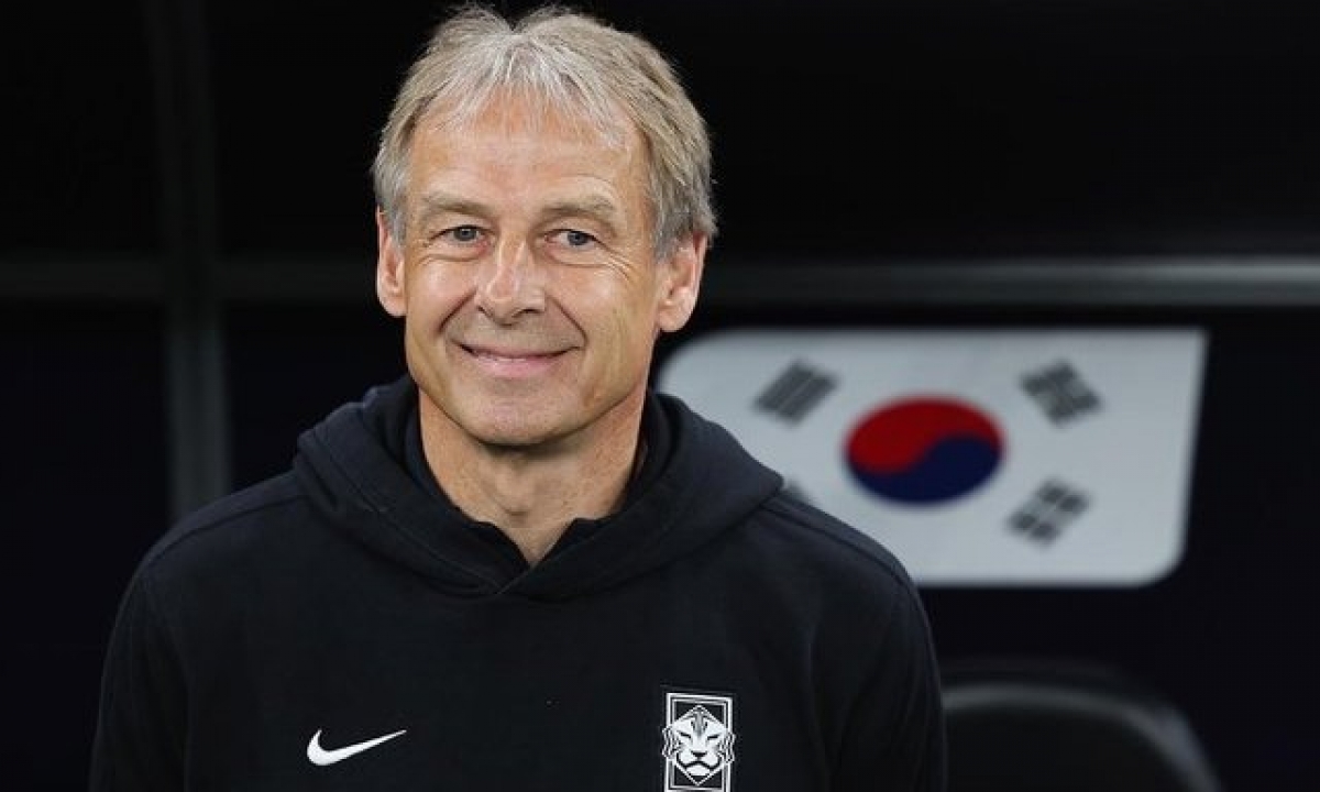 B&aacute;o H&agrave;n Quốc tập trung c&ocirc;ng k&iacute;ch HLV Klinsmann - Ảnh 1