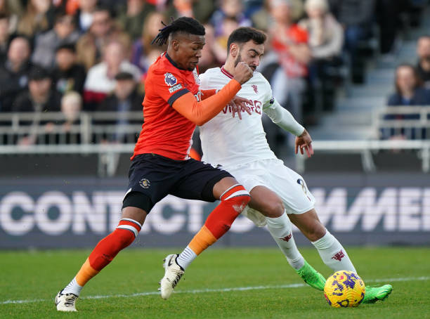 Hojlund lập c&uacute; đ&uacute;p, MU xuất sắc hạ gục Luton Town - Ảnh 1