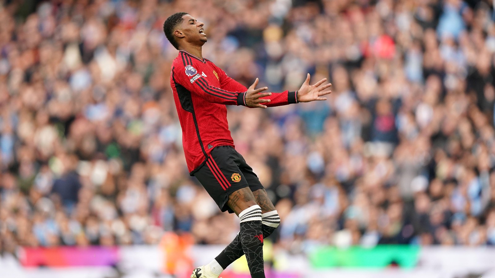 Rashford v&agrave; Evans đ&atilde; 'đ&aacute;nh cược' với chấn thương trong trận derby Manchester - Ảnh 1