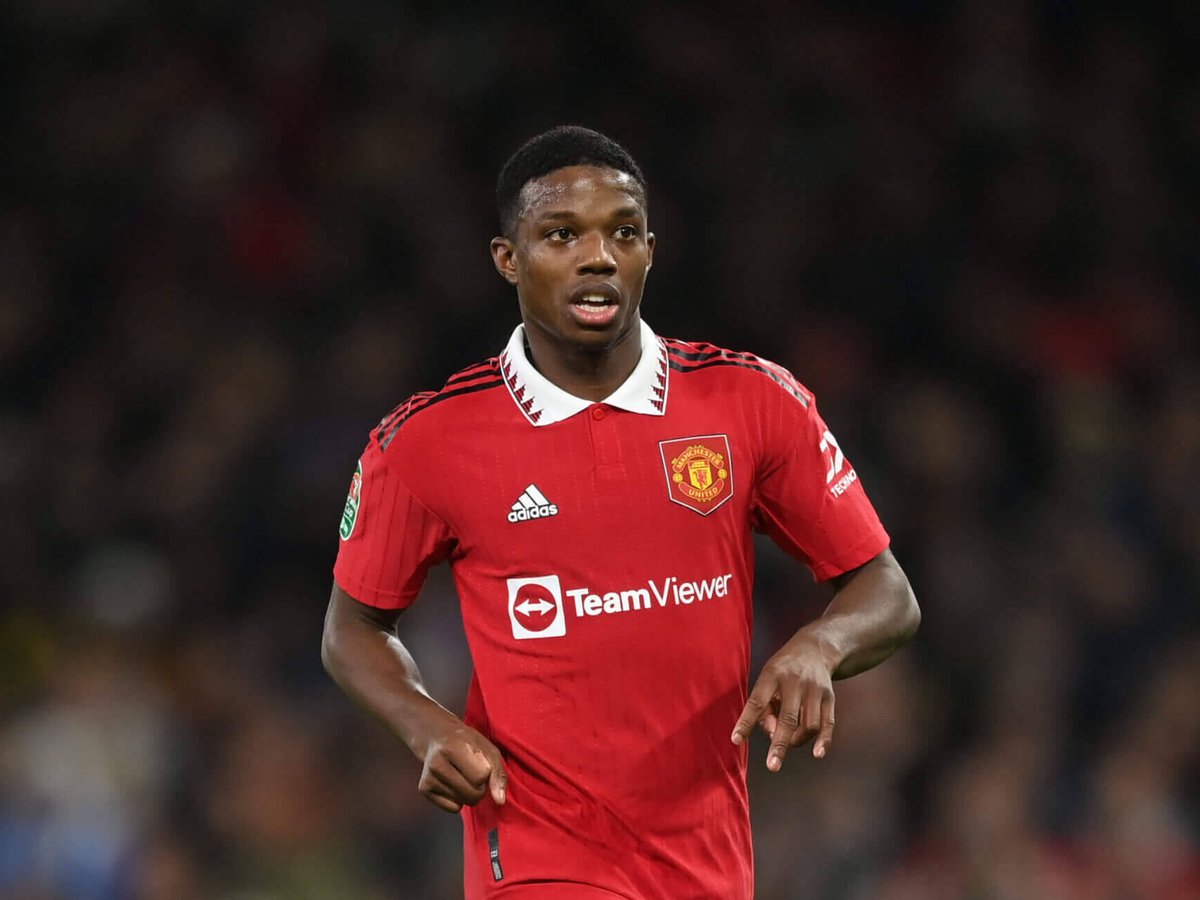 MU mất sạch hậu vệ tr&aacute;i, HLV Ten Hag thất vọng c&ugrave;ng cực - Ảnh 1