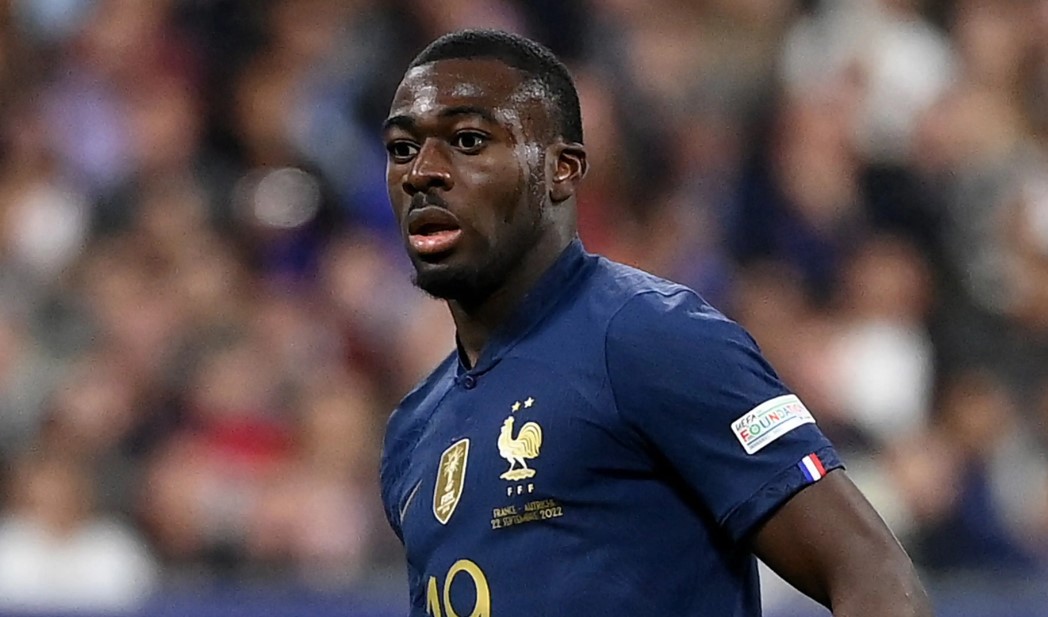 Casemiro v&agrave;o s&acirc;n l&agrave; 